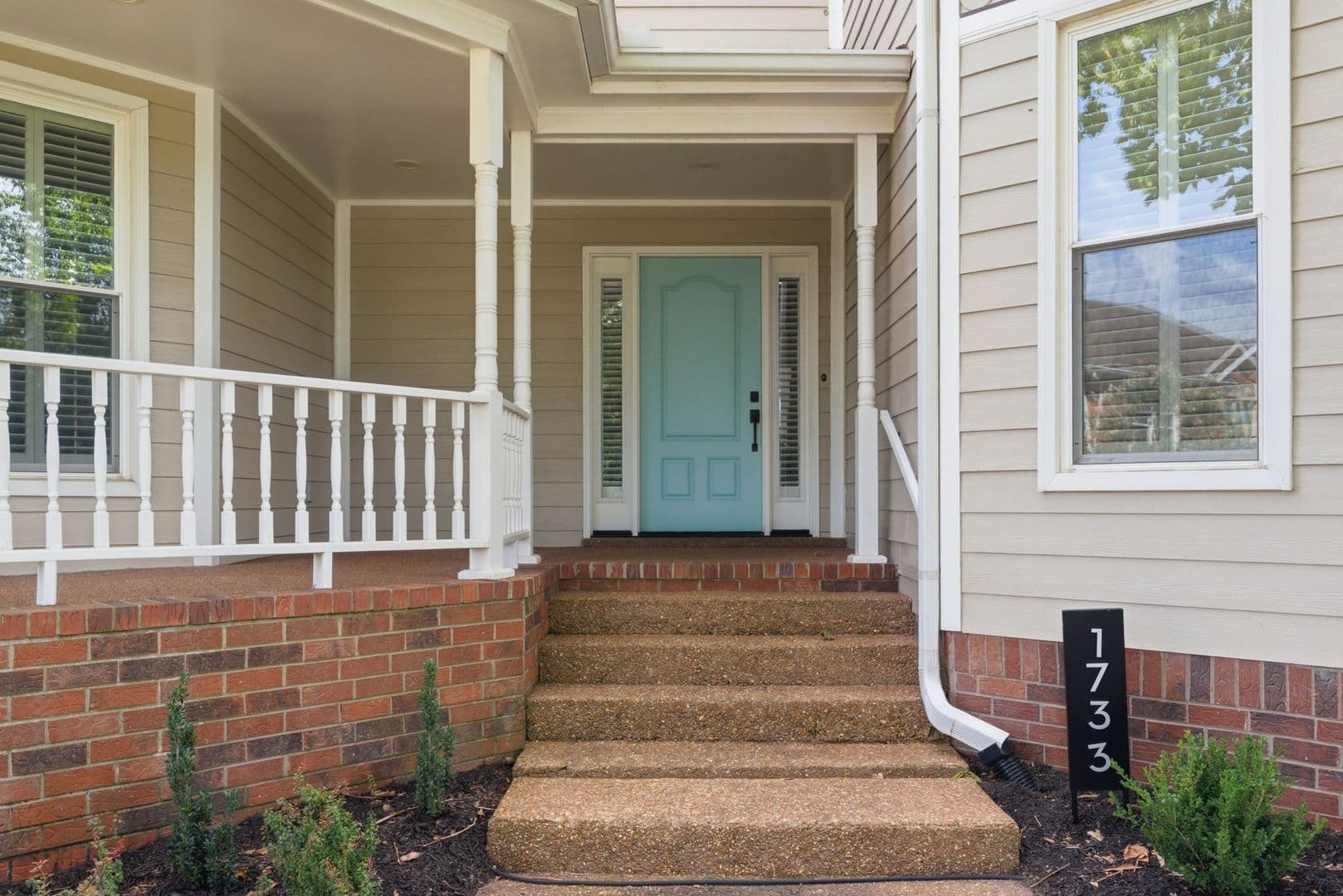 Brentwood House: 1733 Carriage Court