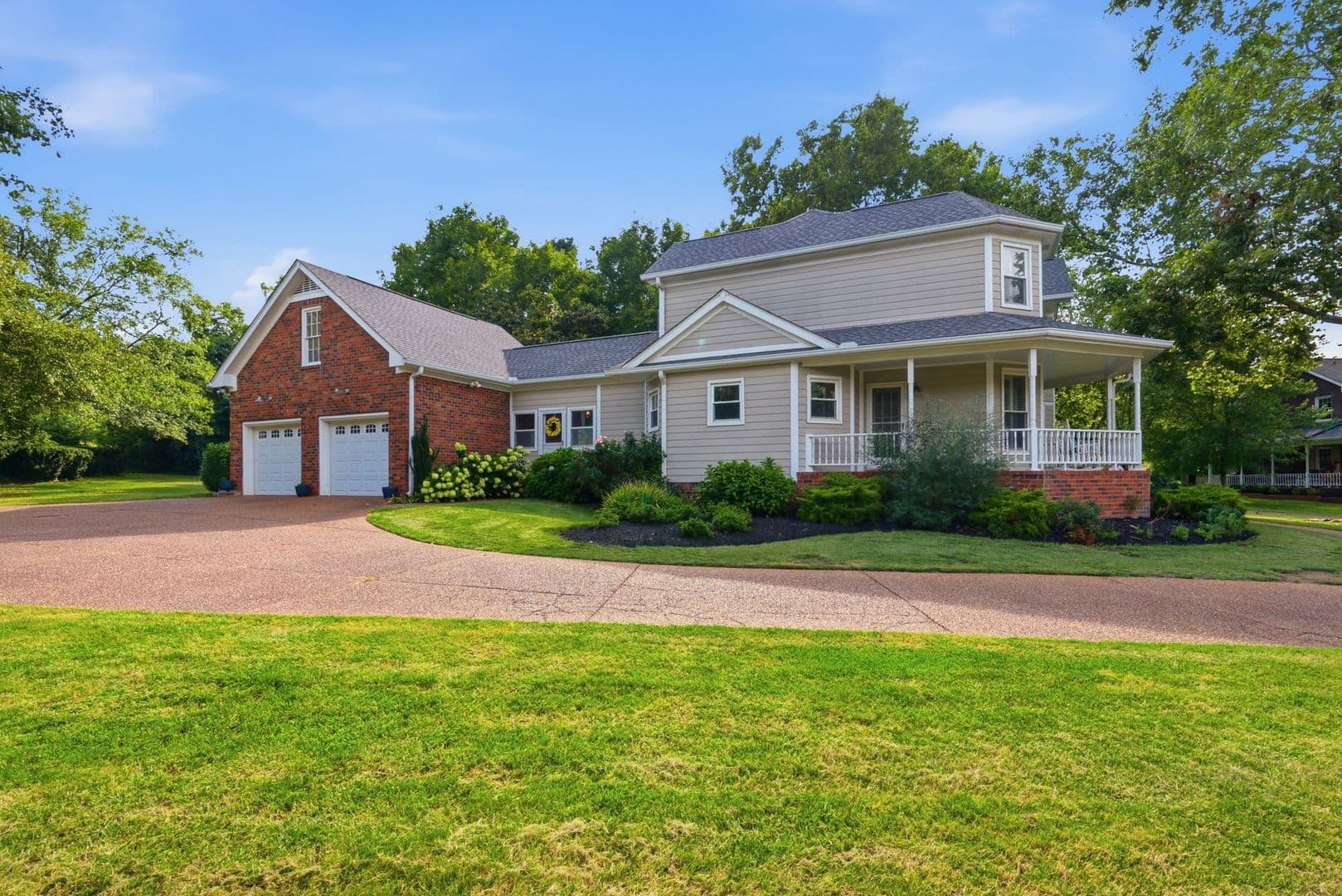 Brentwood House: 1733 Carriage Court