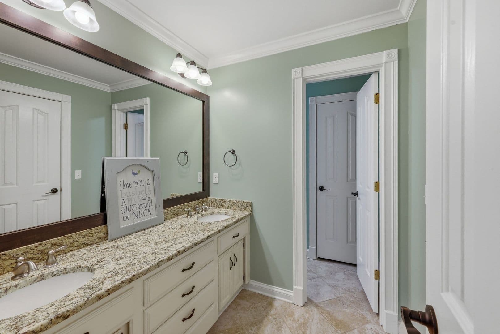 Brentwood House: 1733 Carriage Court