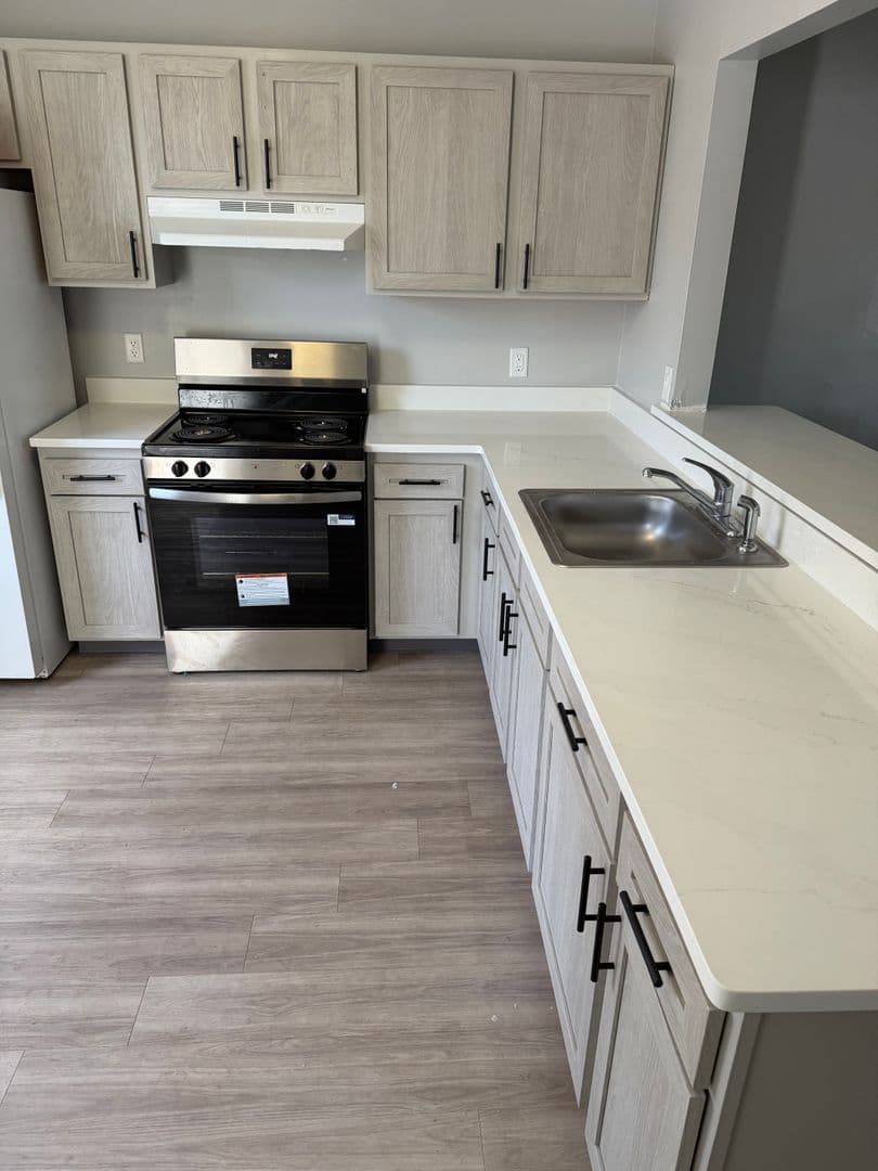 Hamden Townhome: 190 Pine Rock Ave