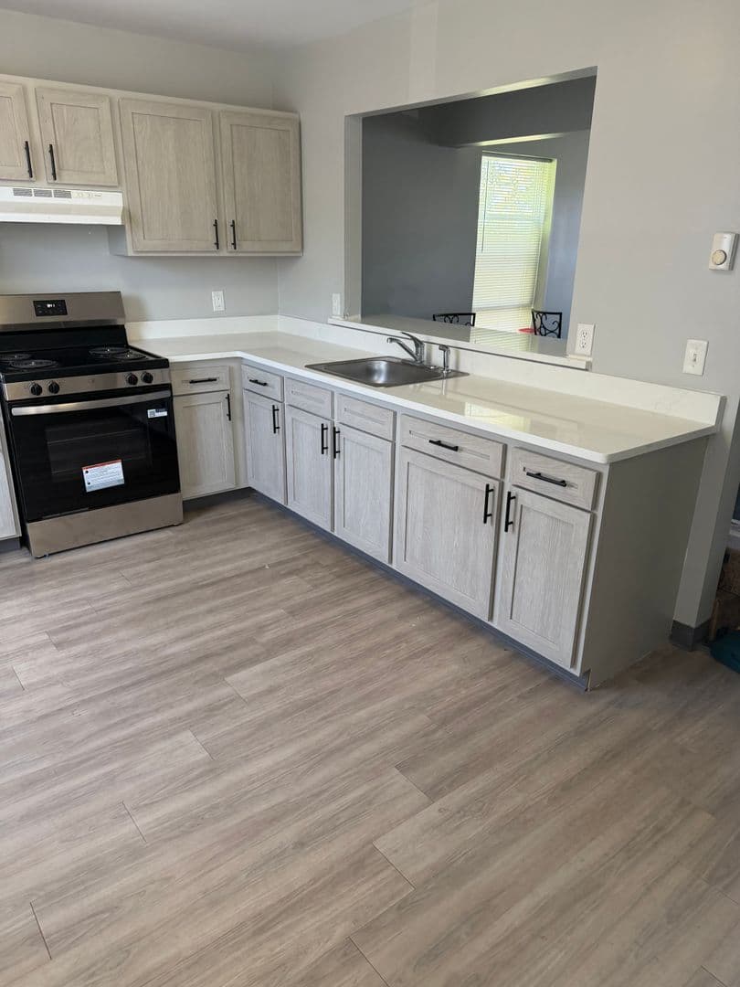 Hamden Townhome: 190 Pine Rock Ave