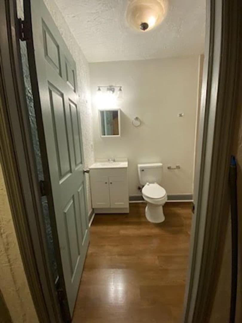 Nokomis Apartment: 401 Colonia Ln, E.