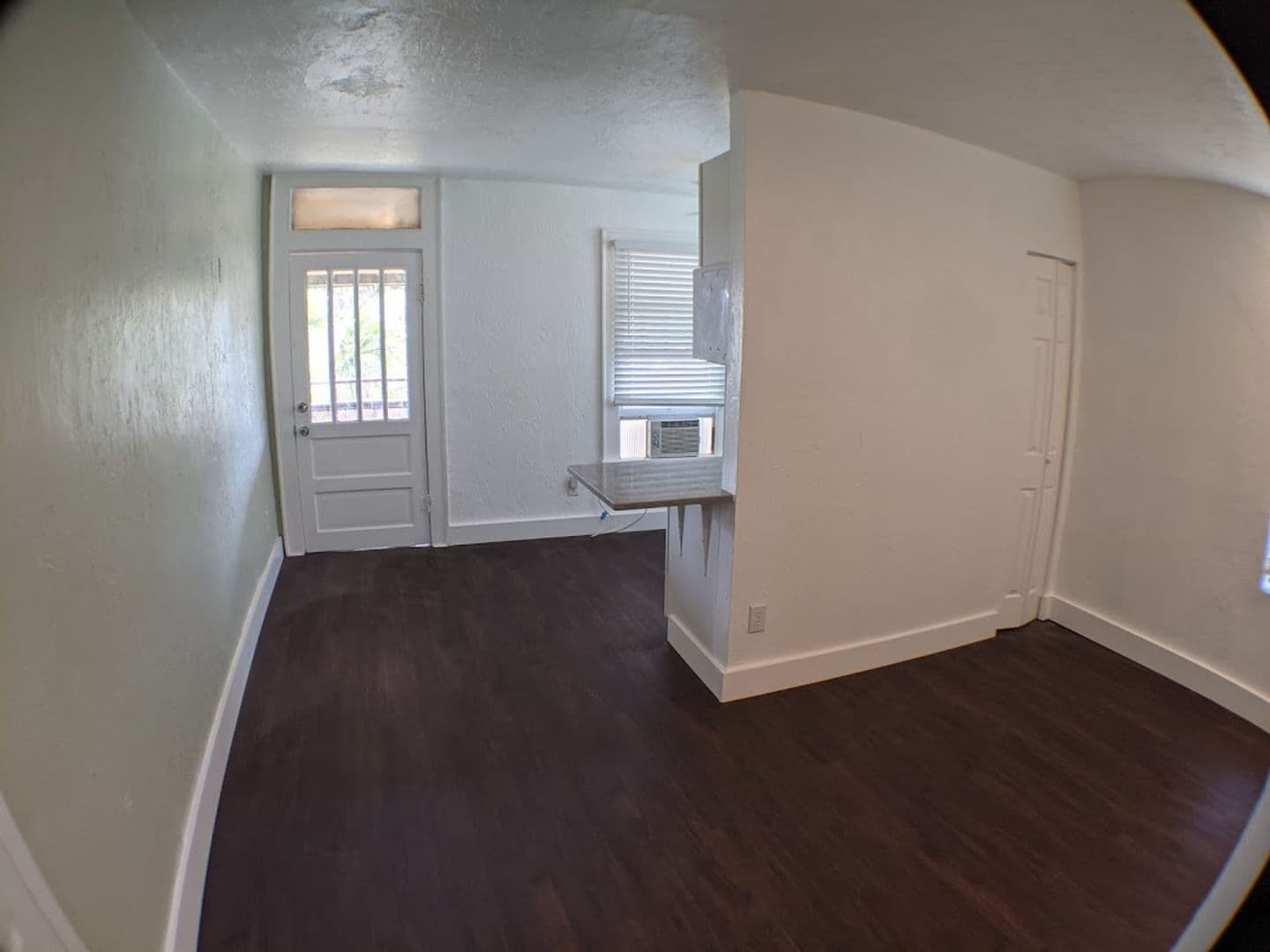Nokomis Apartment: 401 Colonia Ln, E.