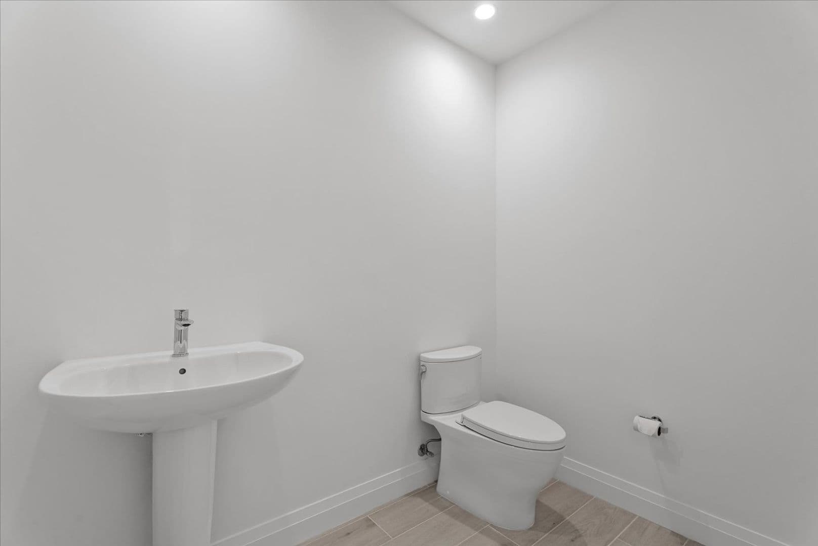 Sarasota Apartment: 325 Golden Gate Point
