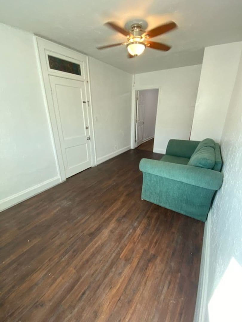 Nokomis Apartment: 401 Colonia Ln, E.