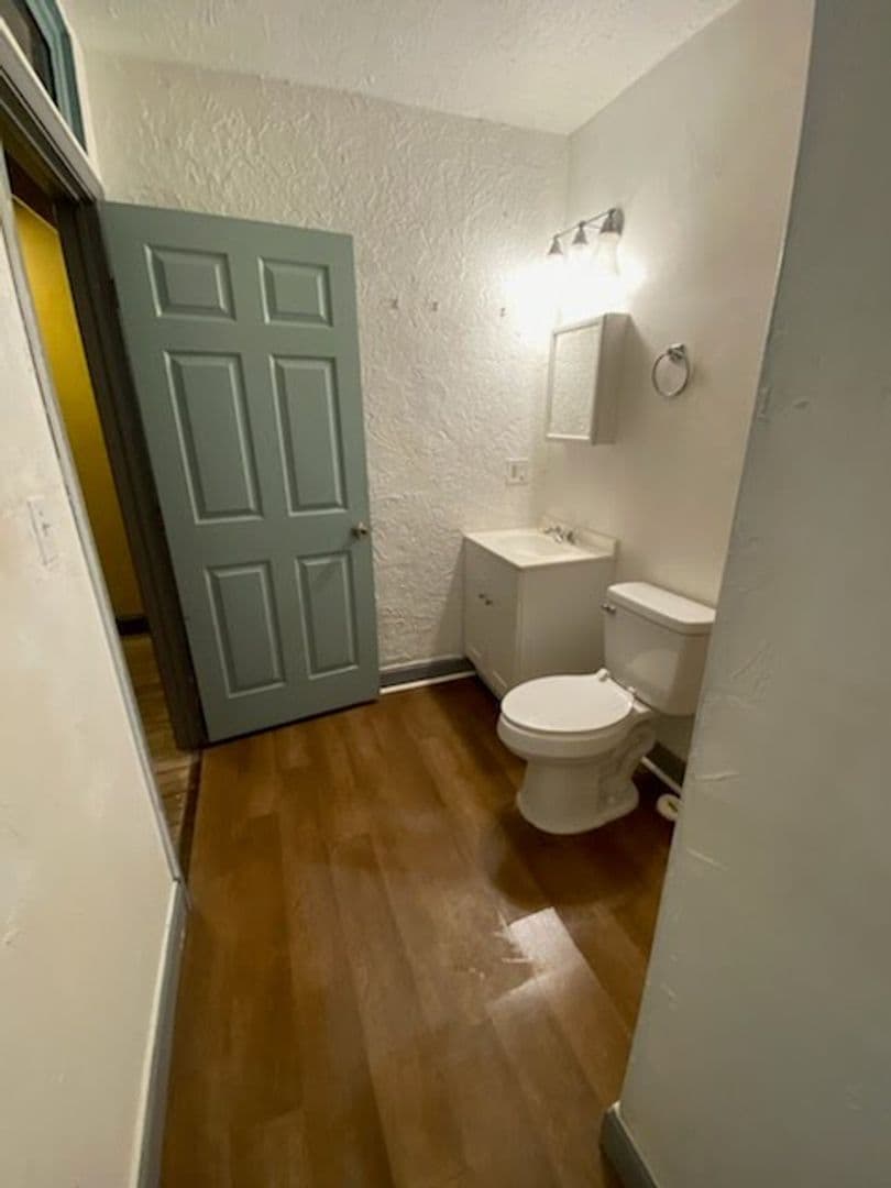 Nokomis Apartment: 401 Colonia Ln, E.