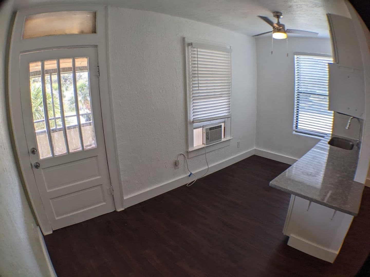 Nokomis Apartment: 401 Colonia Ln, E.