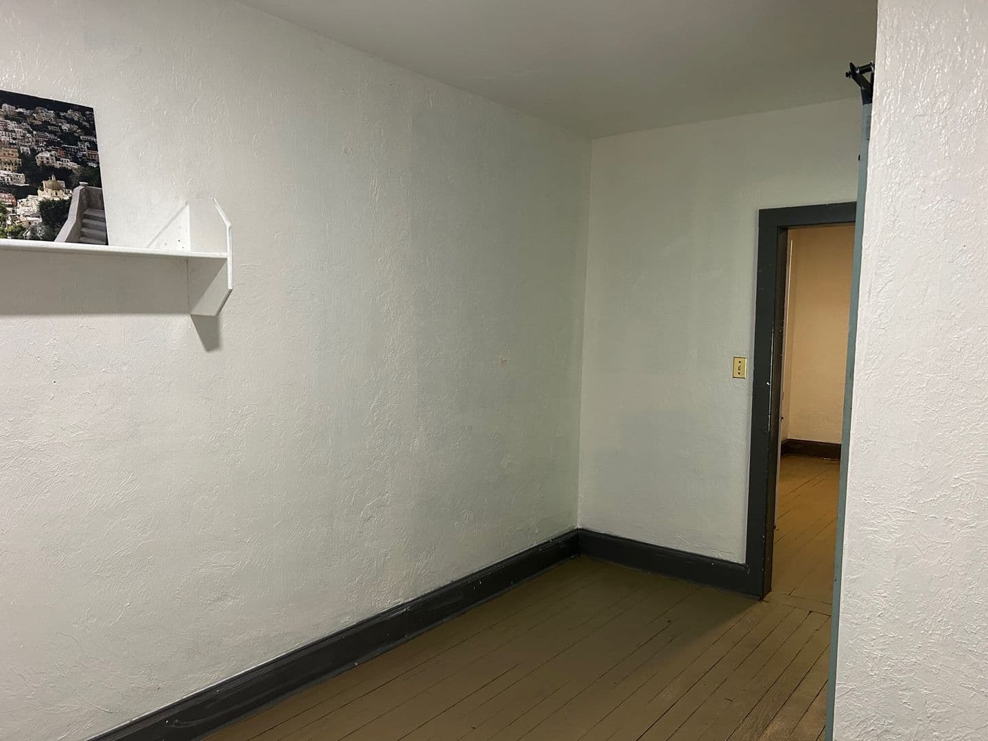 Nokomis Apartment: 401 Colonia Ln, E.