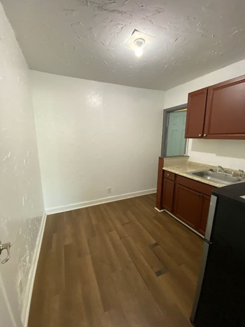 Nokomis Apartment: 401 Colonia Ln, E.