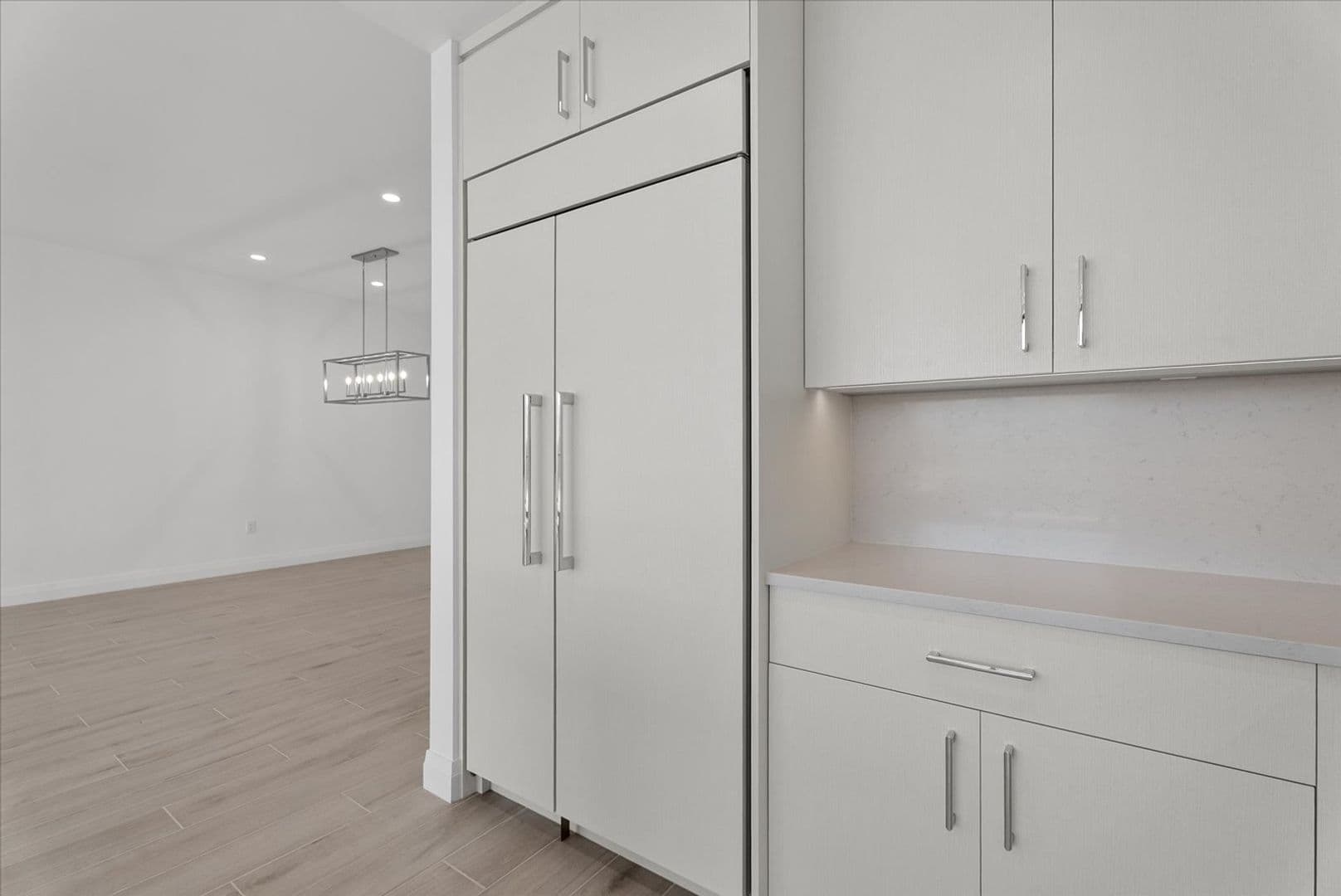 Sarasota Apartment: 325 Golden Gate Point