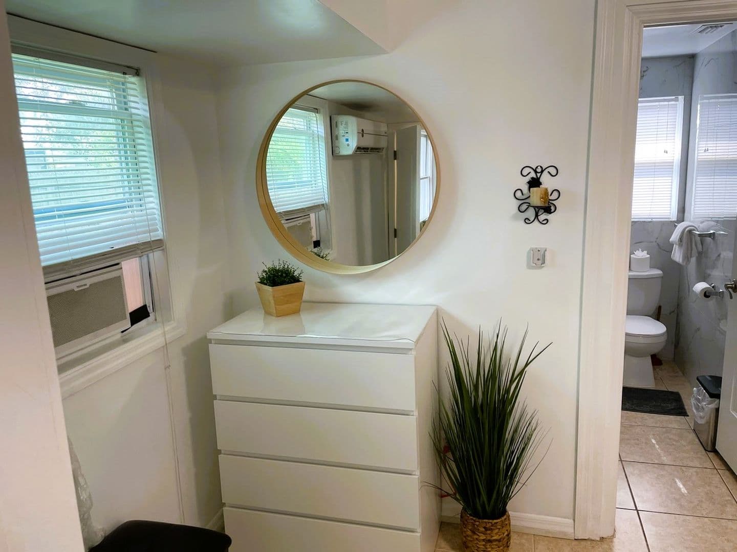 Sarasota Apartment: 3217 McIntosh Rd