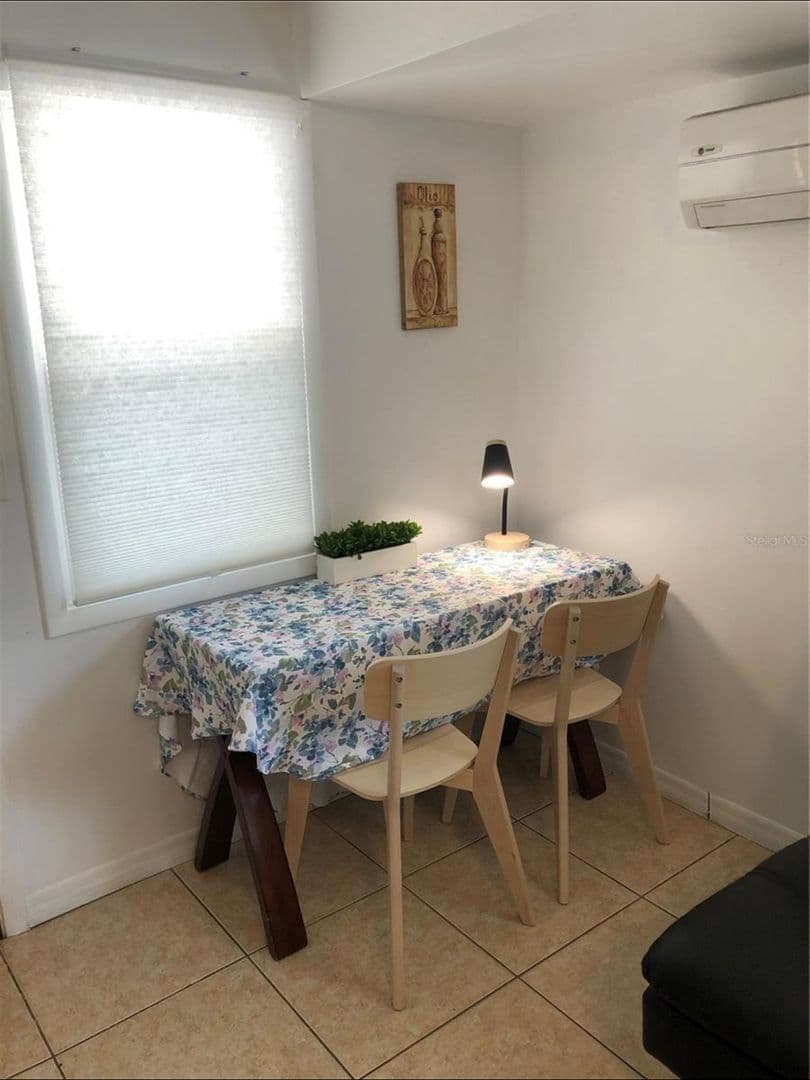 Sarasota Apartment: 3217 McIntosh Rd
