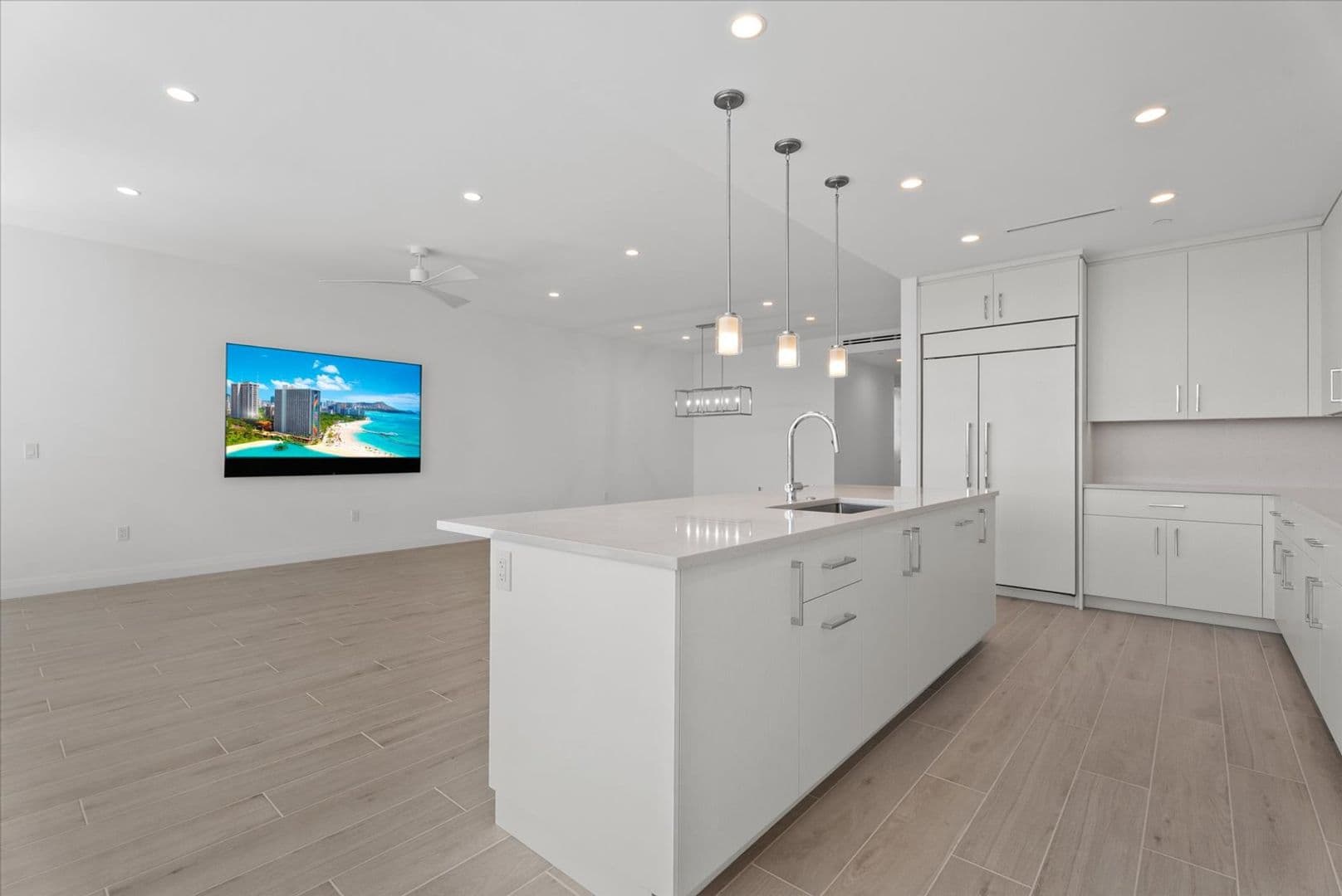 Sarasota Apartment: 325 Golden Gate Point