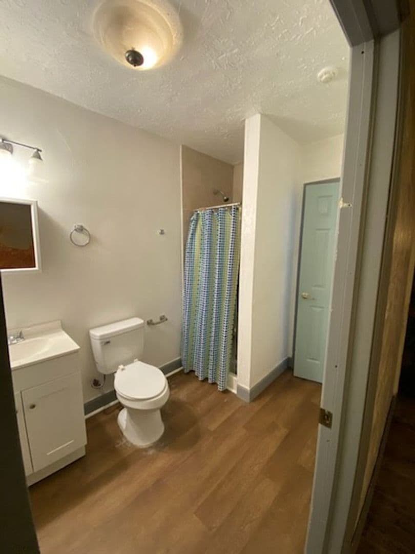 Nokomis Apartment: 401 Colonia Ln, E.