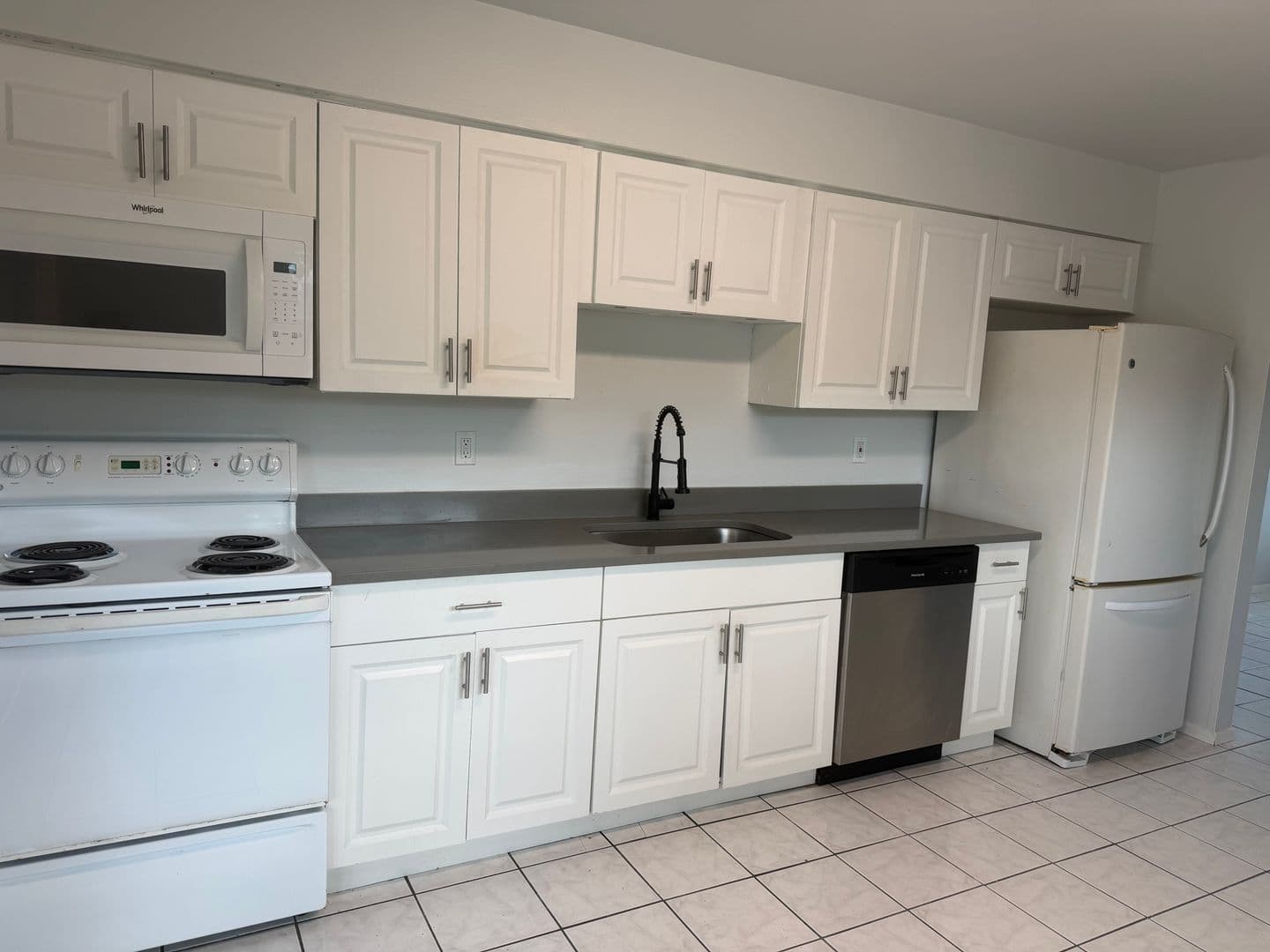 Sarasota House: 6947 Brentford Road