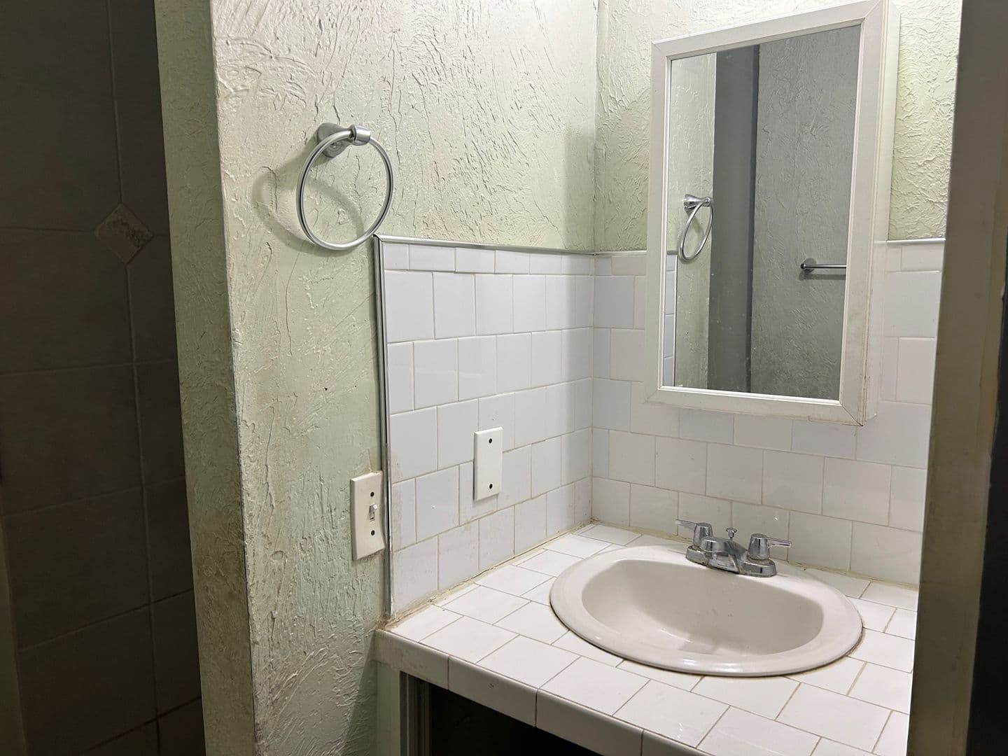 Nokomis Apartment: 401 Colonia Ln, E.