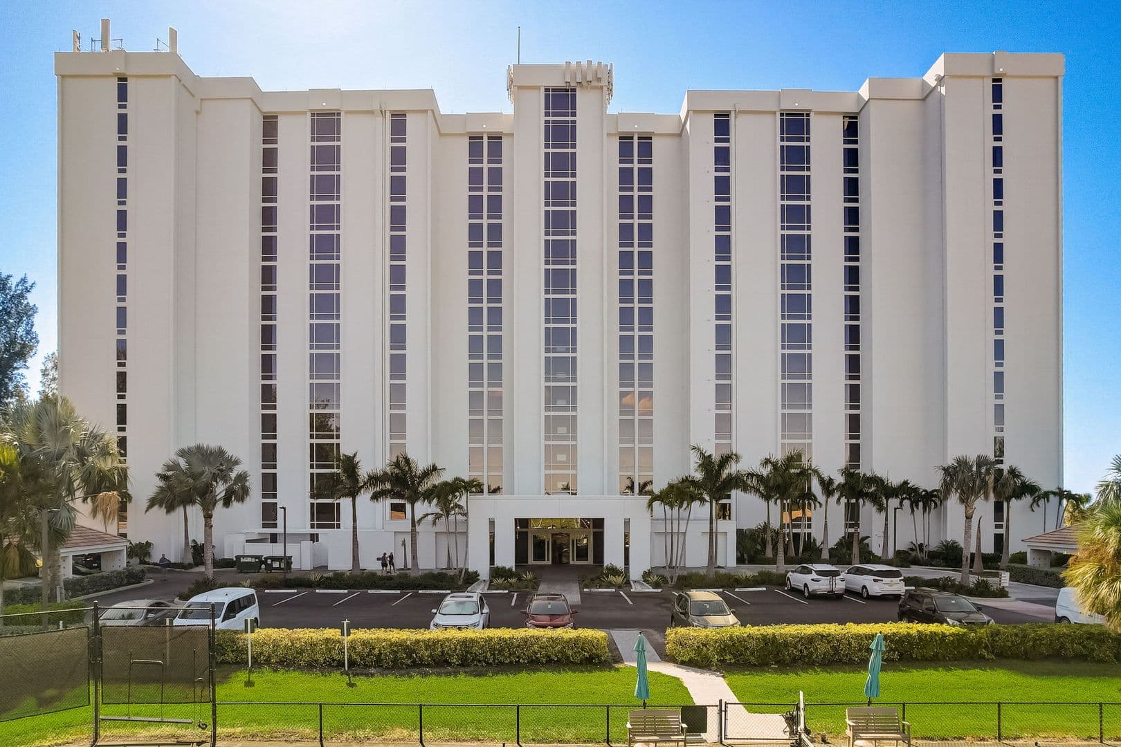 Longboat Key Condo: 2425 Gulf of Mexico Dr