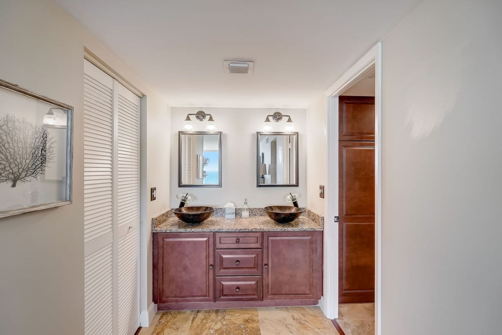 Longboat Key Condo: 2425 Gulf of Mexico Dr