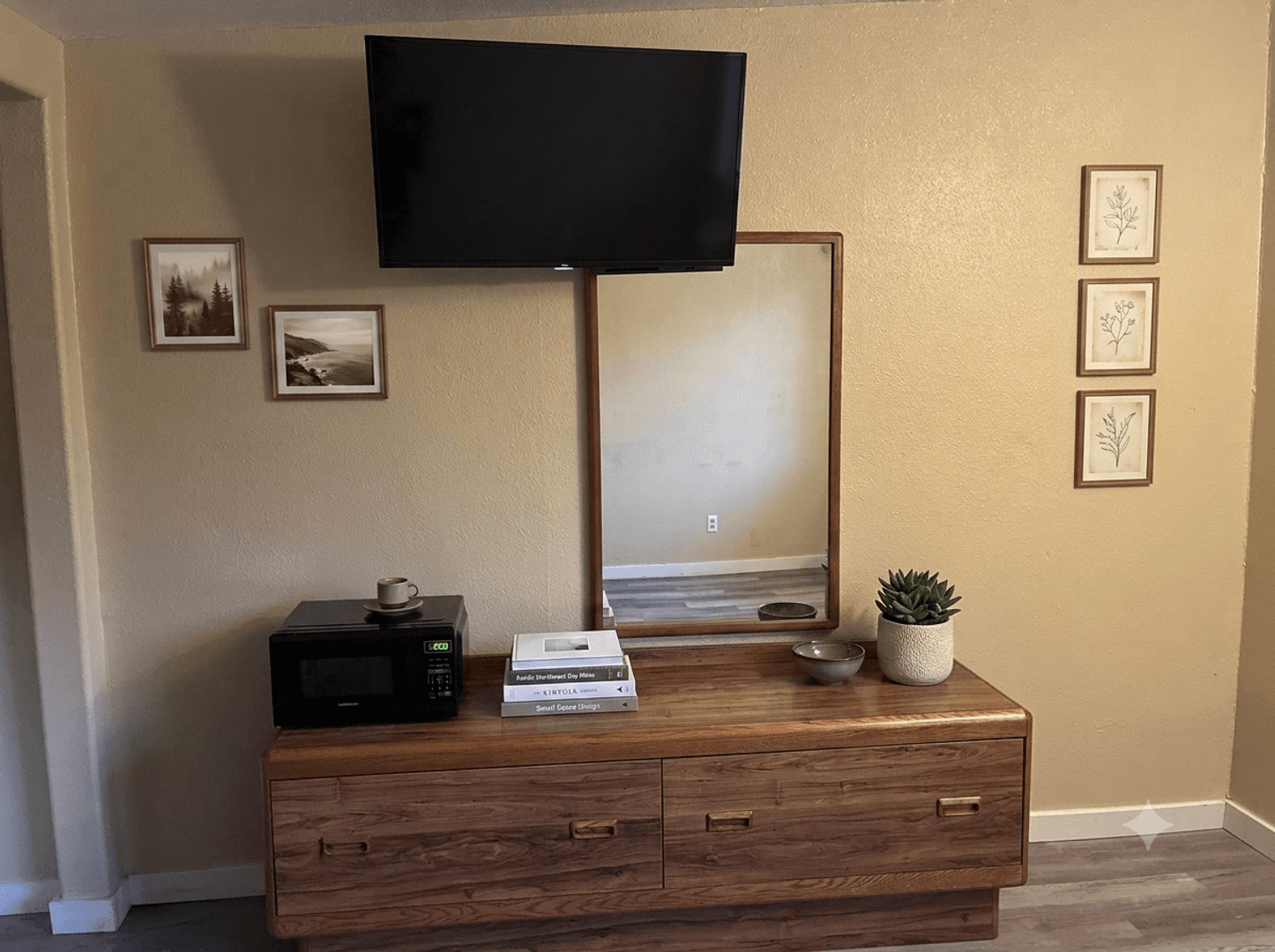 Kamiah Apartment: 216 3rd St.