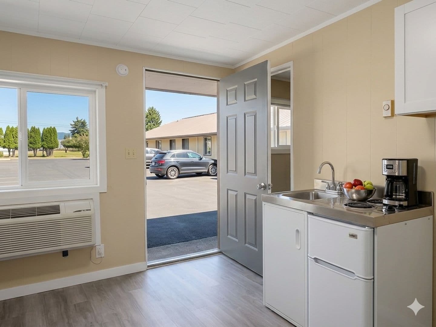 Kamiah Apartment: 1004 3rd St.