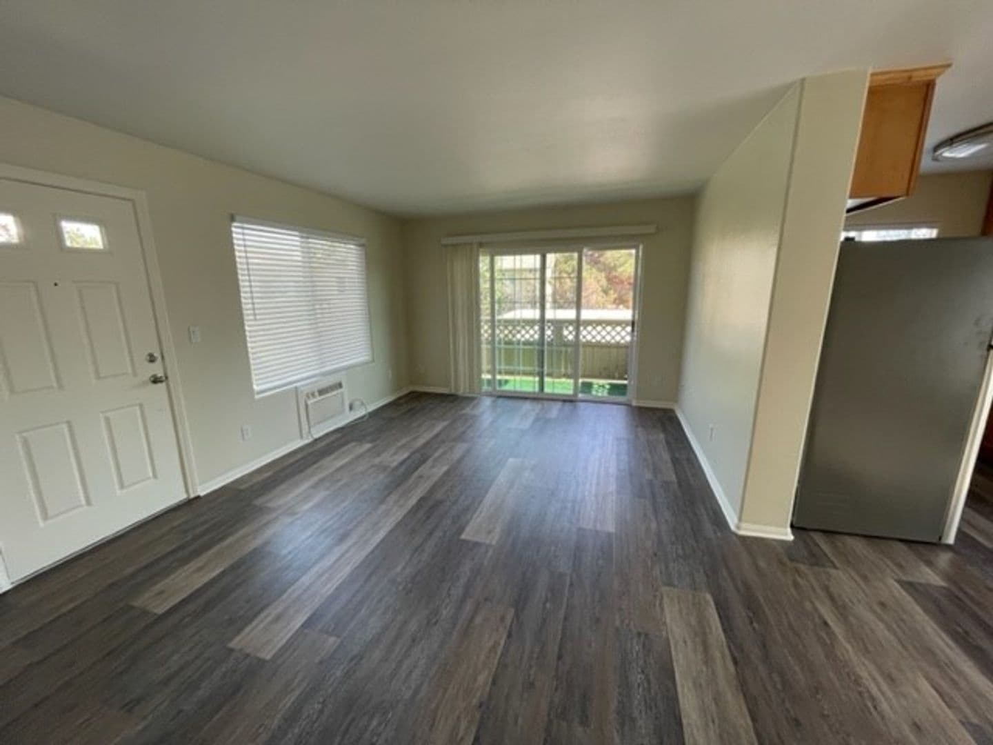 El Cajon Condo: 453 Graves Ave. # 21