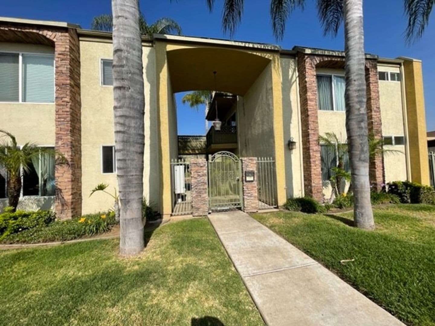 El Cajon Condo: 453 Graves Ave. # 21