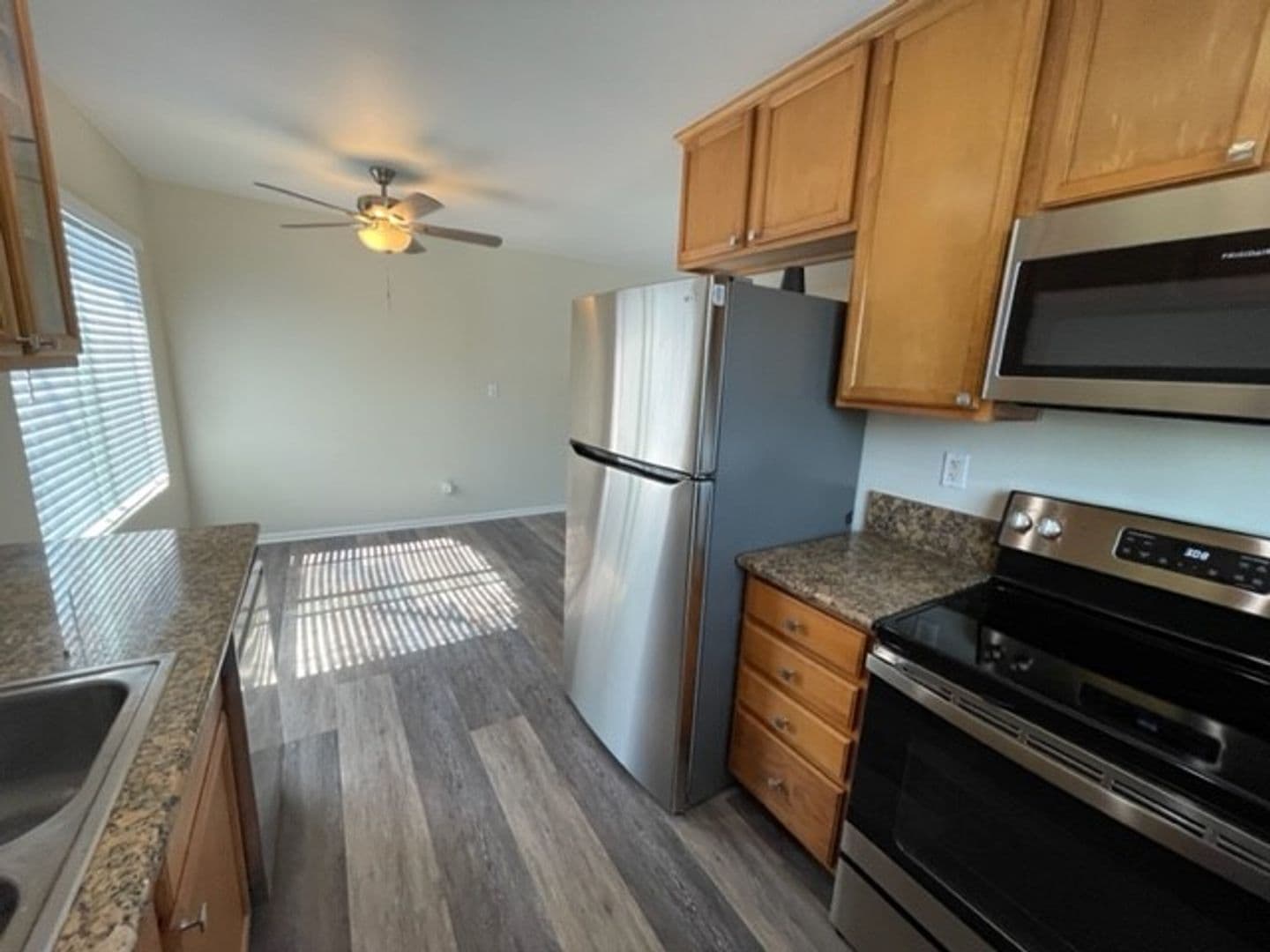 El Cajon Condo: 453 Graves Ave. # 21