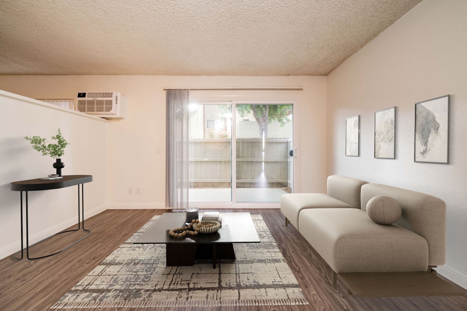 Vista Apartment: 800 East Bobier Drive