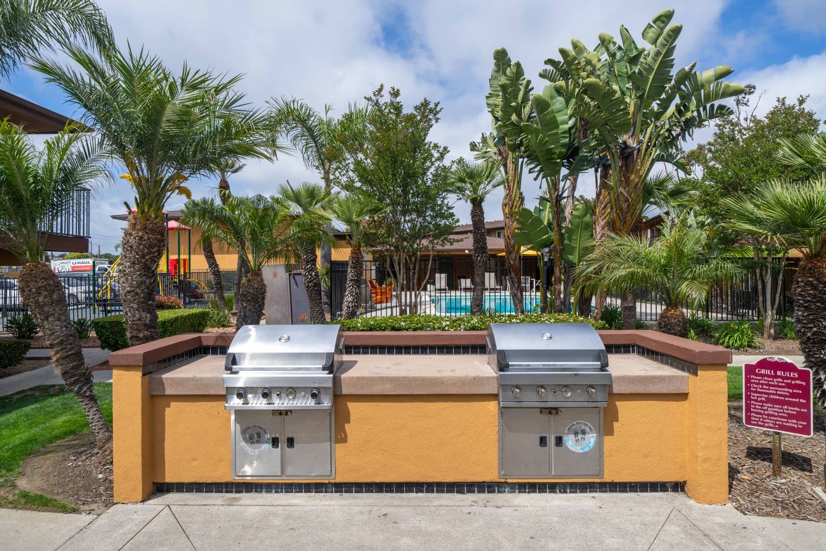 Oceanside Apartment: 180 Canyon Drive