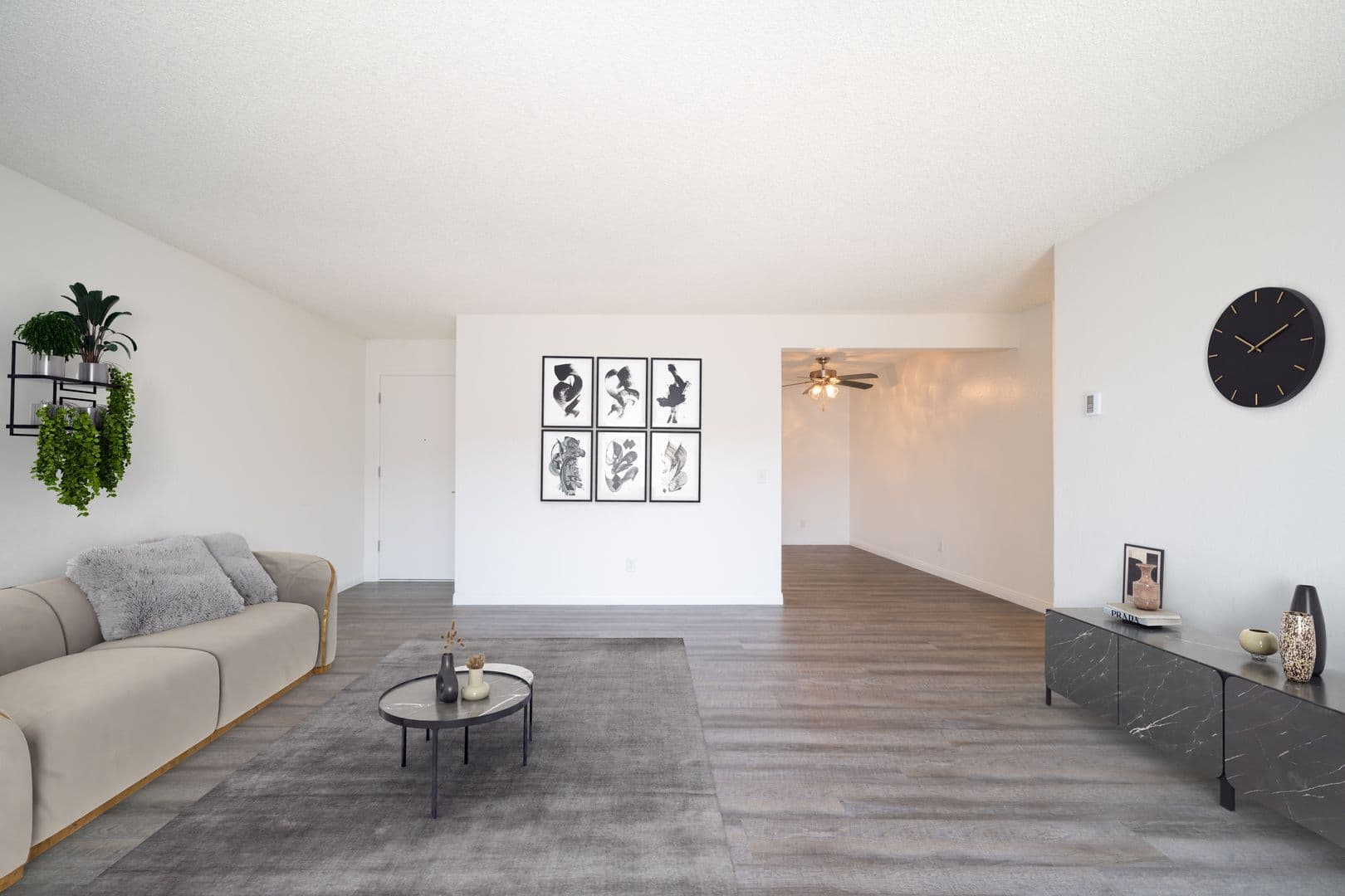 Vista Apartment: 800 East Bobier Drive