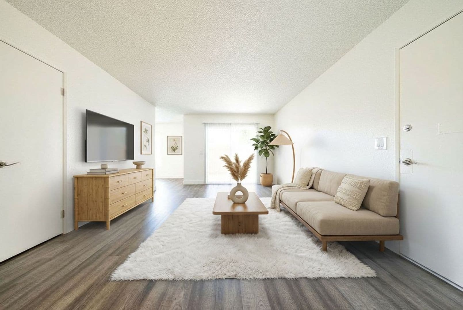 Vista Apartment: 1440 Oak Drive