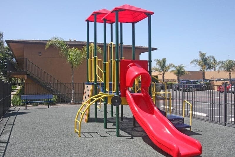 Oceanside Apartment: 180 Canyon Drive