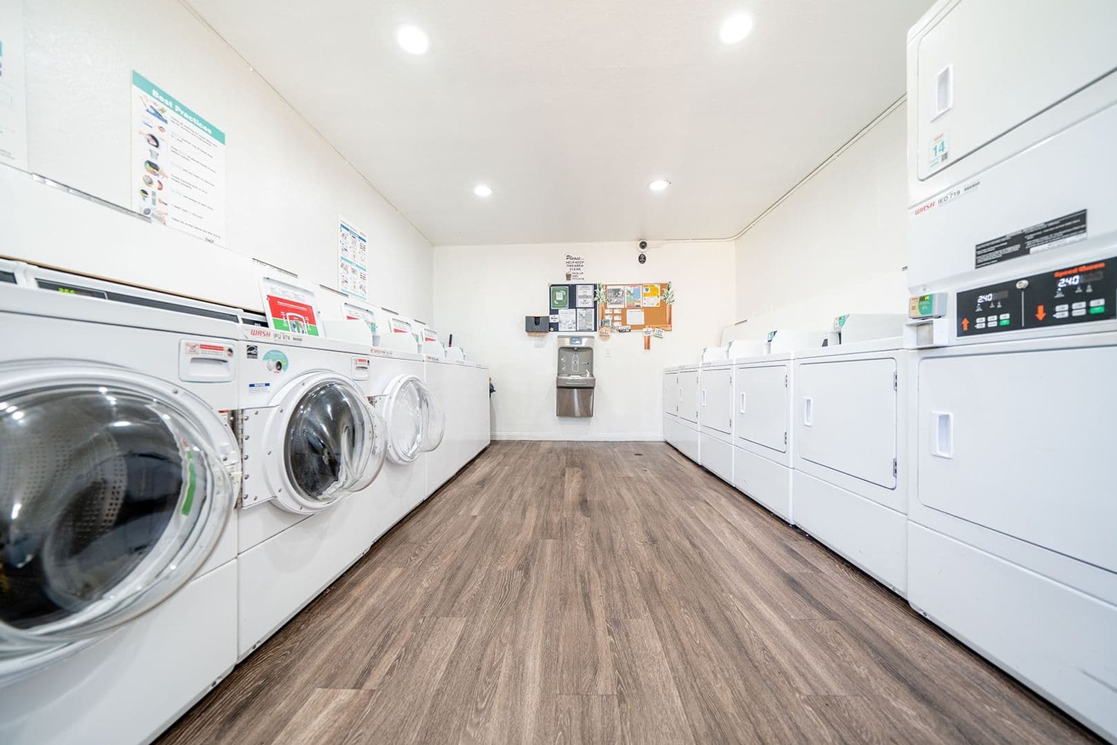 Vista Apartment: 1440 Oak Drive