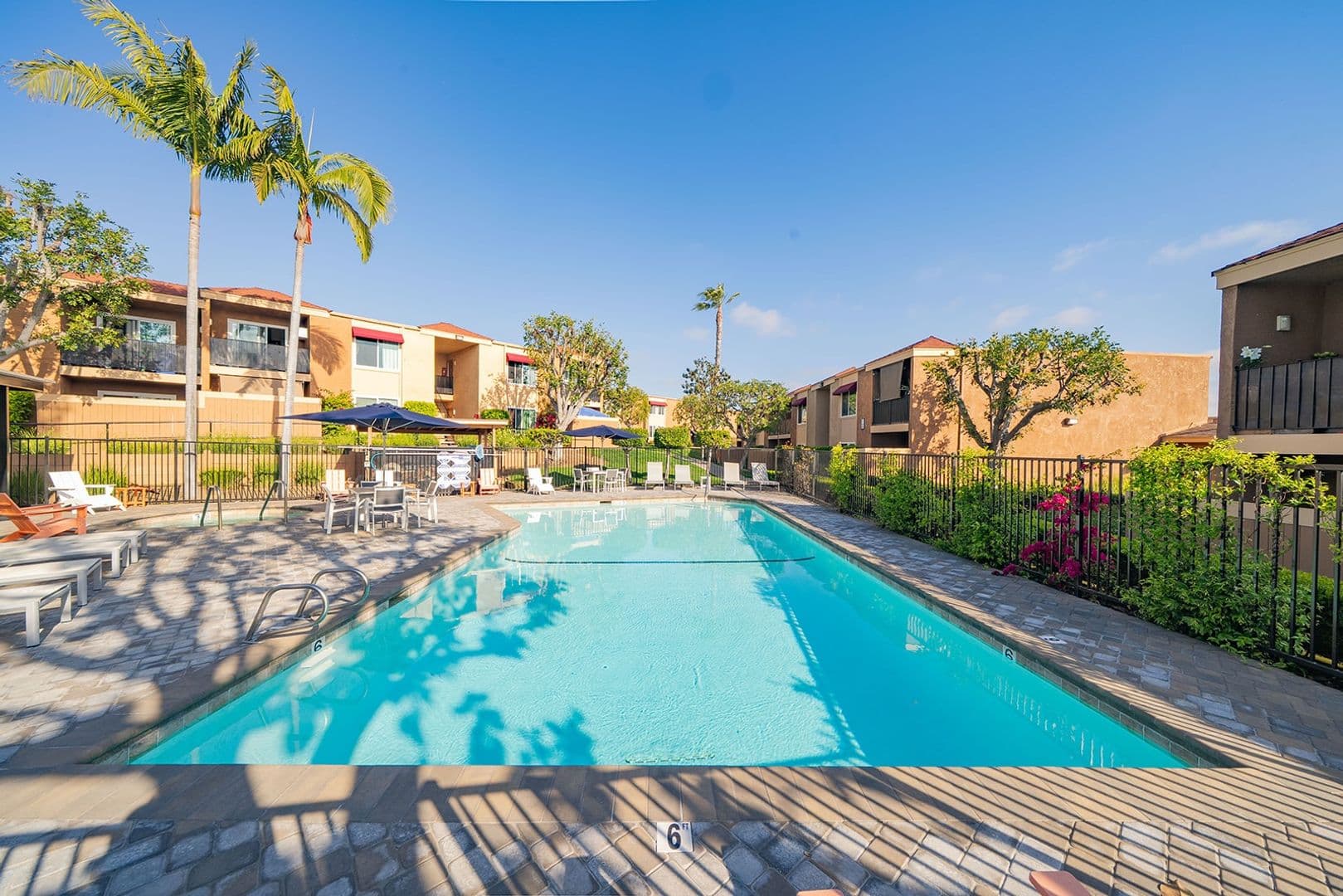 Vista Apartment: 1440 Oak Drive