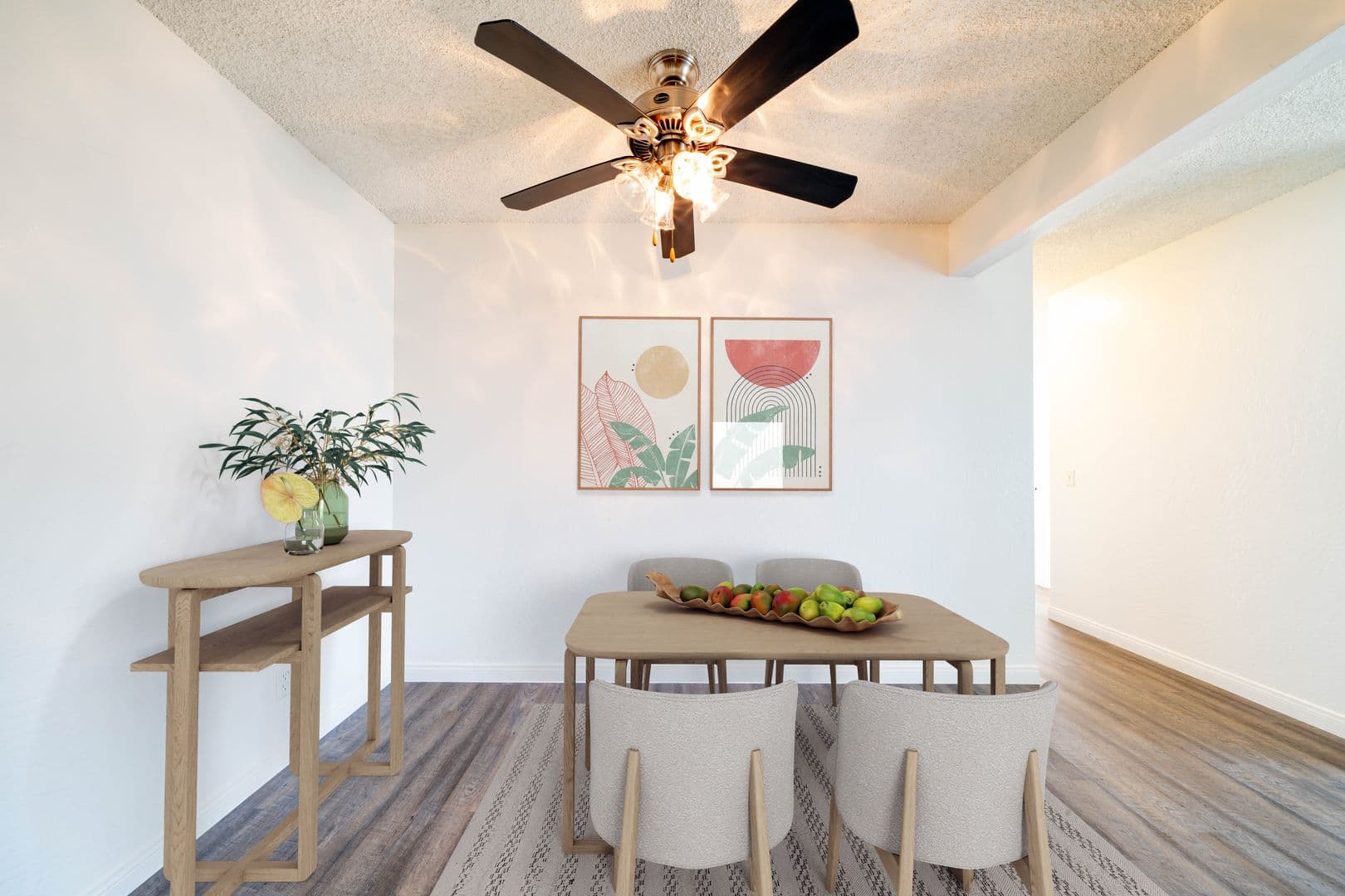 Vista Apartment: 800 East Bobier Drive