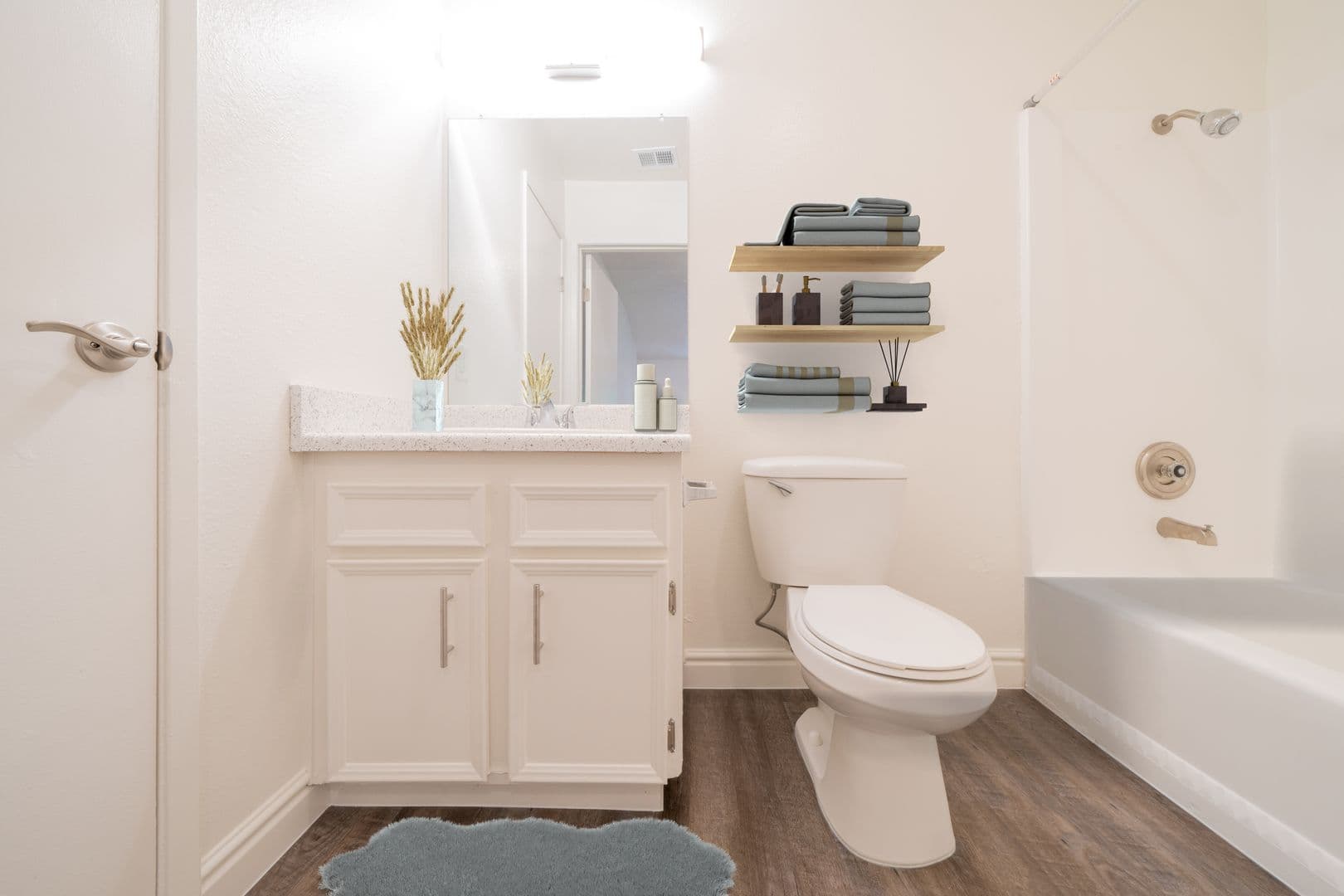 Vista Apartment: 1466 Bonair Road