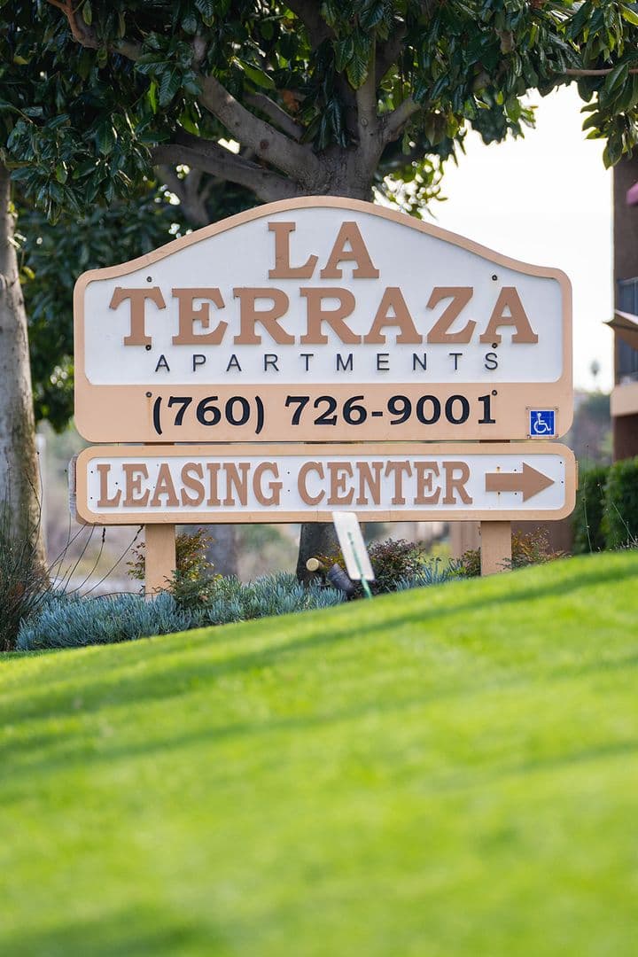 Vista Apartment: 1440 Oak Drive