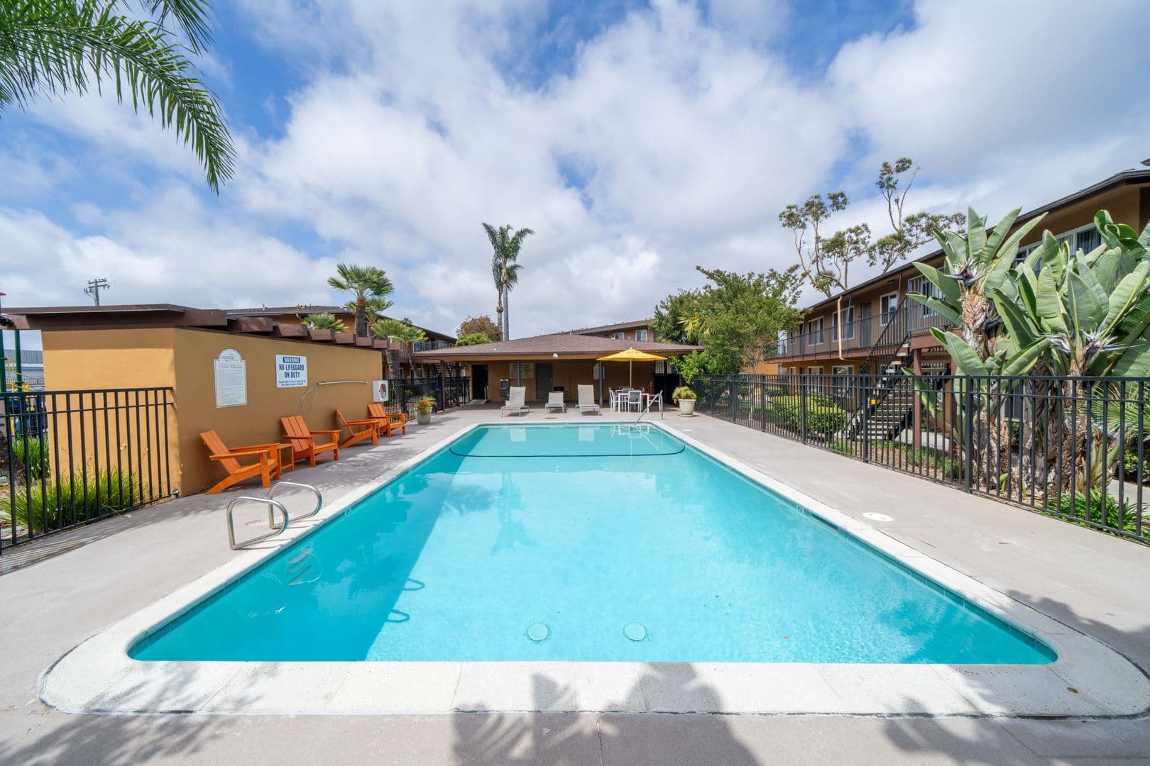 Oceanside Apartment: 180 Canyon Drive