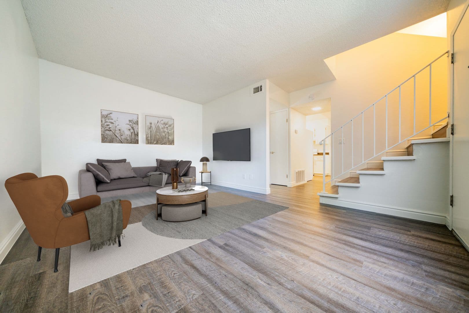 Vista Apartment: 1466 Bonair Road