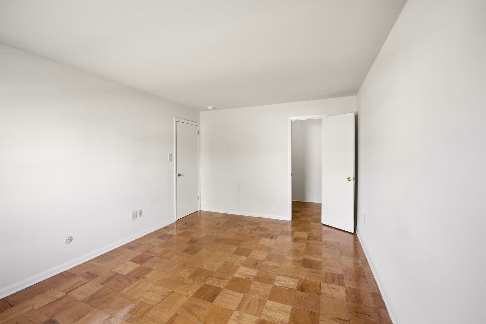 Lebanon Apartment: 1201 West Crestview Drive