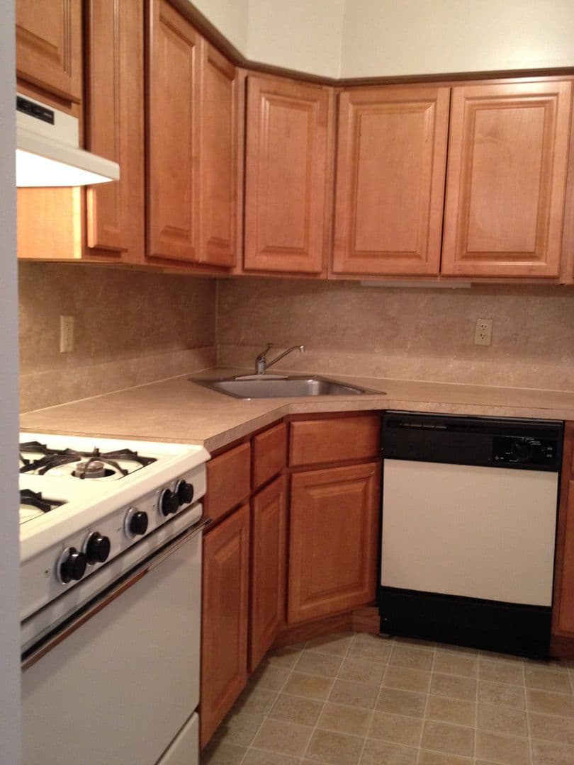 York Apartment: 102-199 Silver Spur Drive