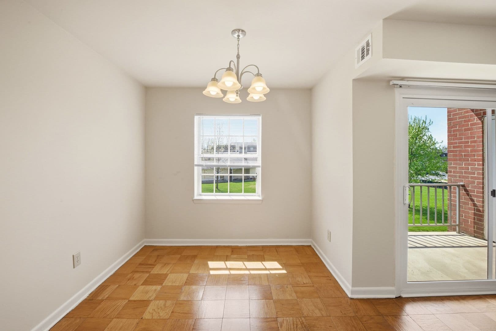 Lebanon Apartment: 1201 West Crestview Drive