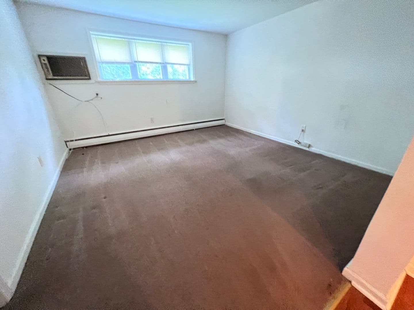 Broomall Apartment: 2201 West Chester Pike