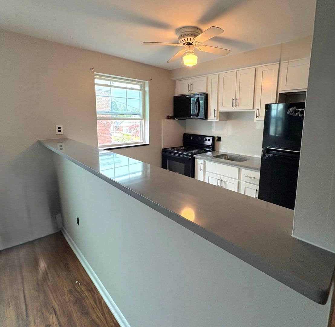 Norwood Apartment: 661 Mohawk Avenue