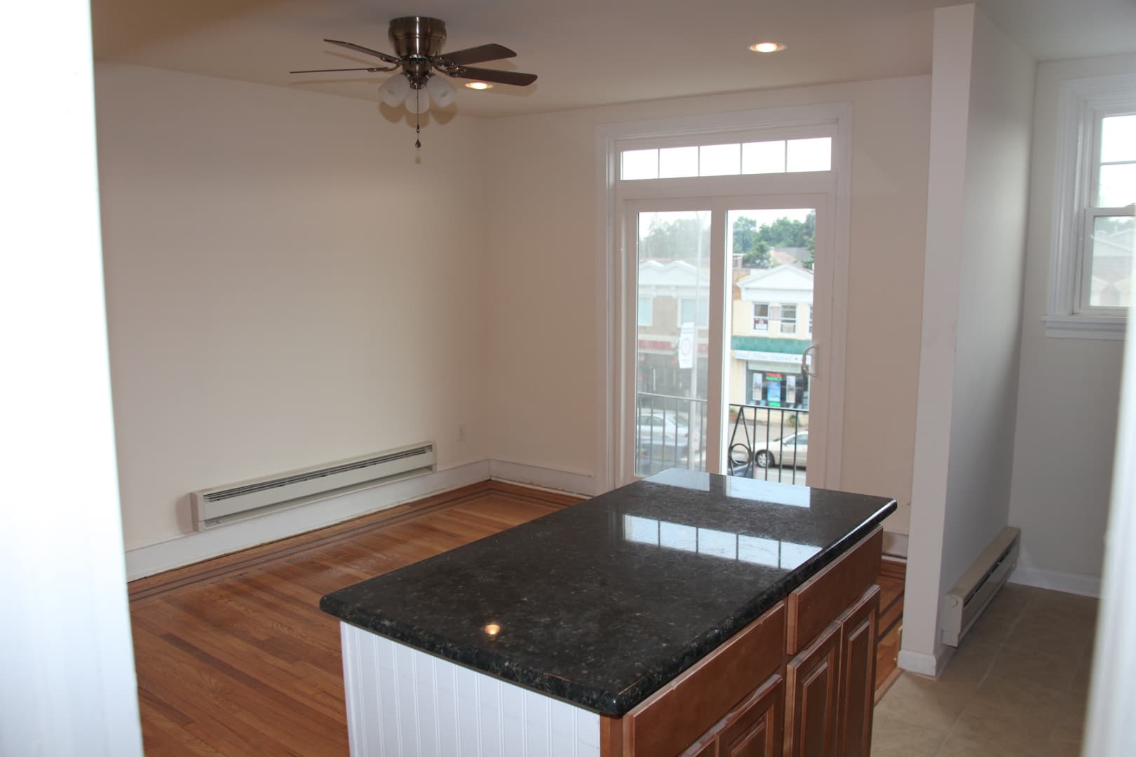 Havertown Apartment: 2033 E Darby Road
