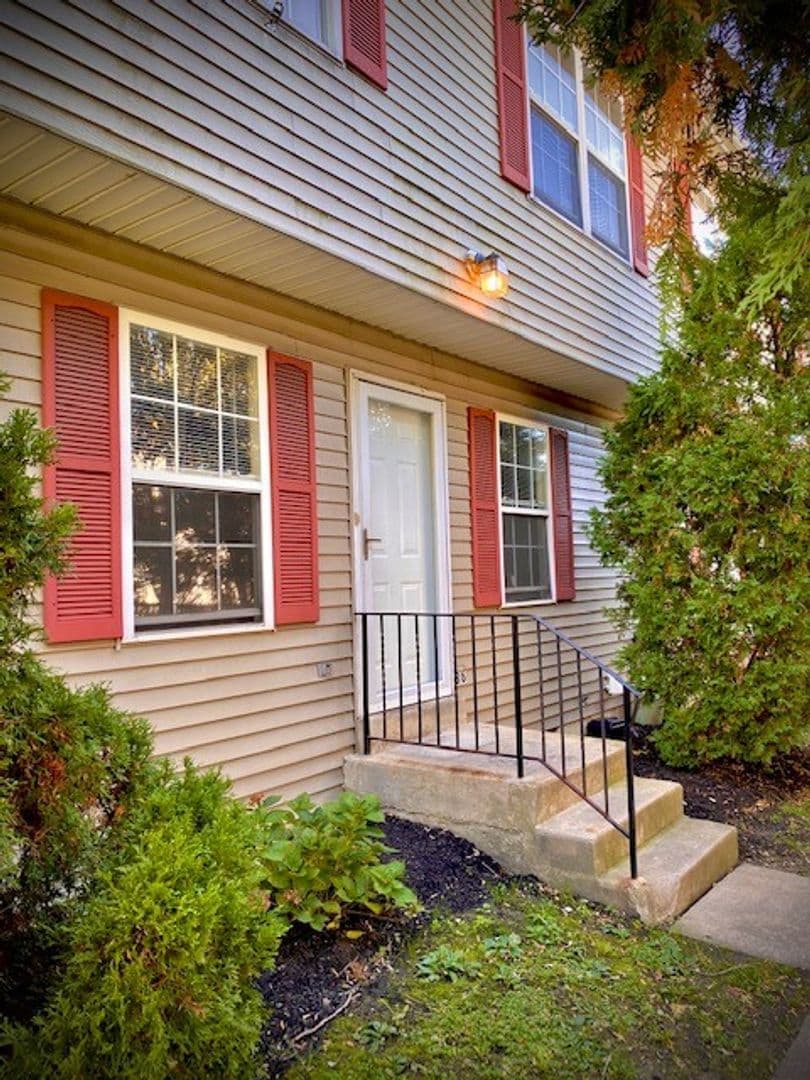 Norwood Apartment: 544-550 Chester Pike