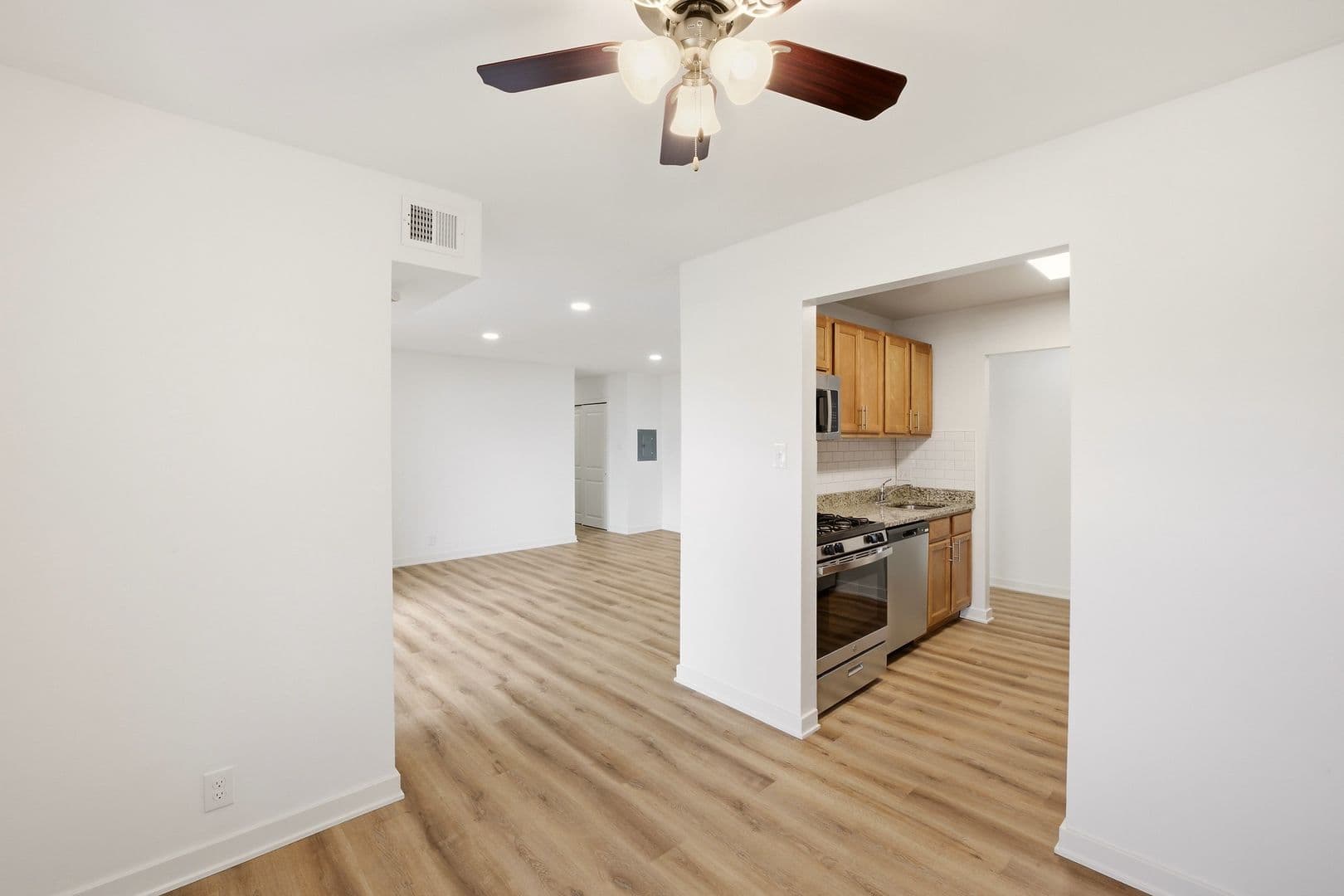 Lebanon Apartment: 1201 West Crestview Drive
