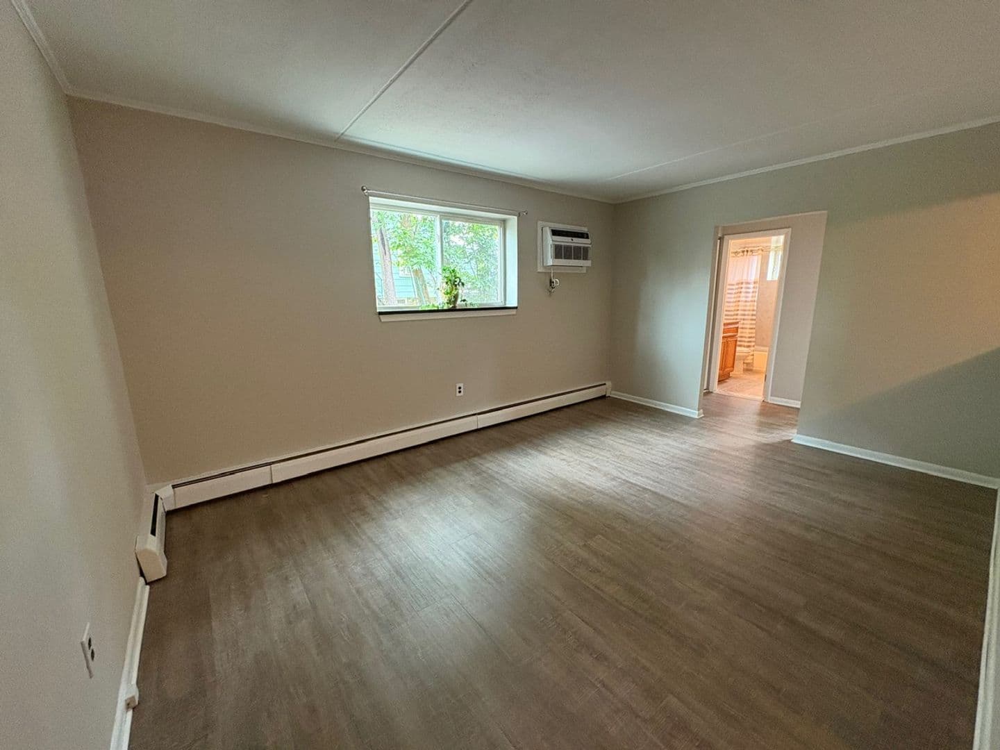 Ridley Park Apartment: 204 East Chester Pike