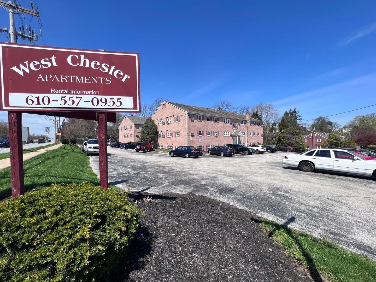 Broomall Apartment: 2201 West Chester Pike