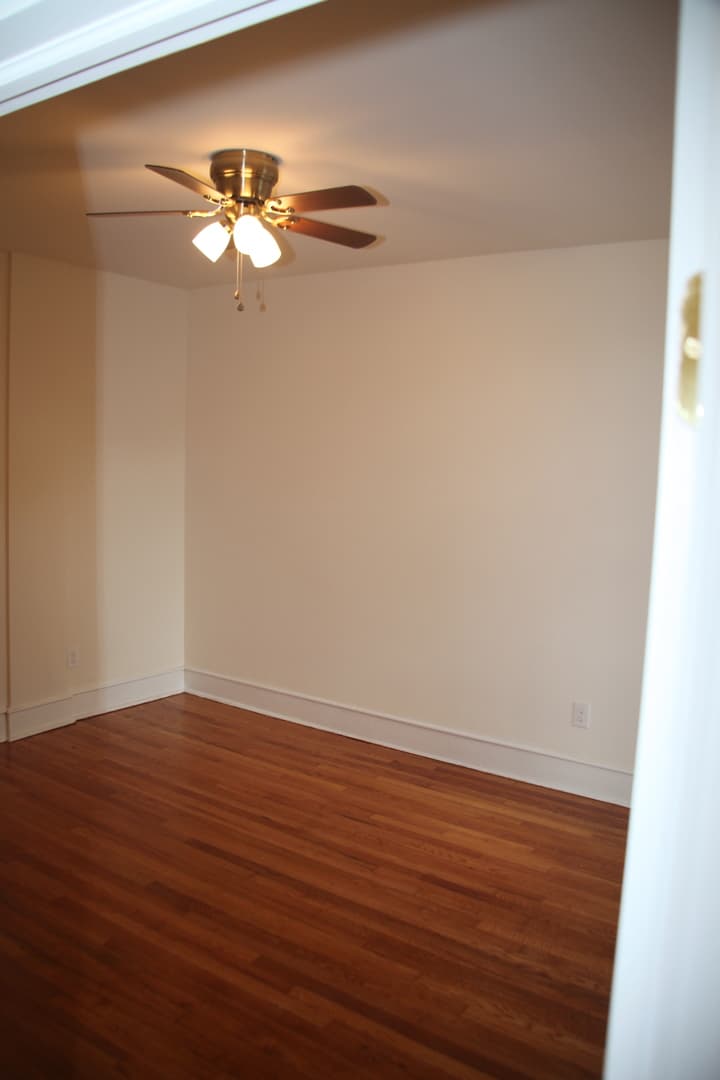 Havertown Apartment: 2033 E Darby Road